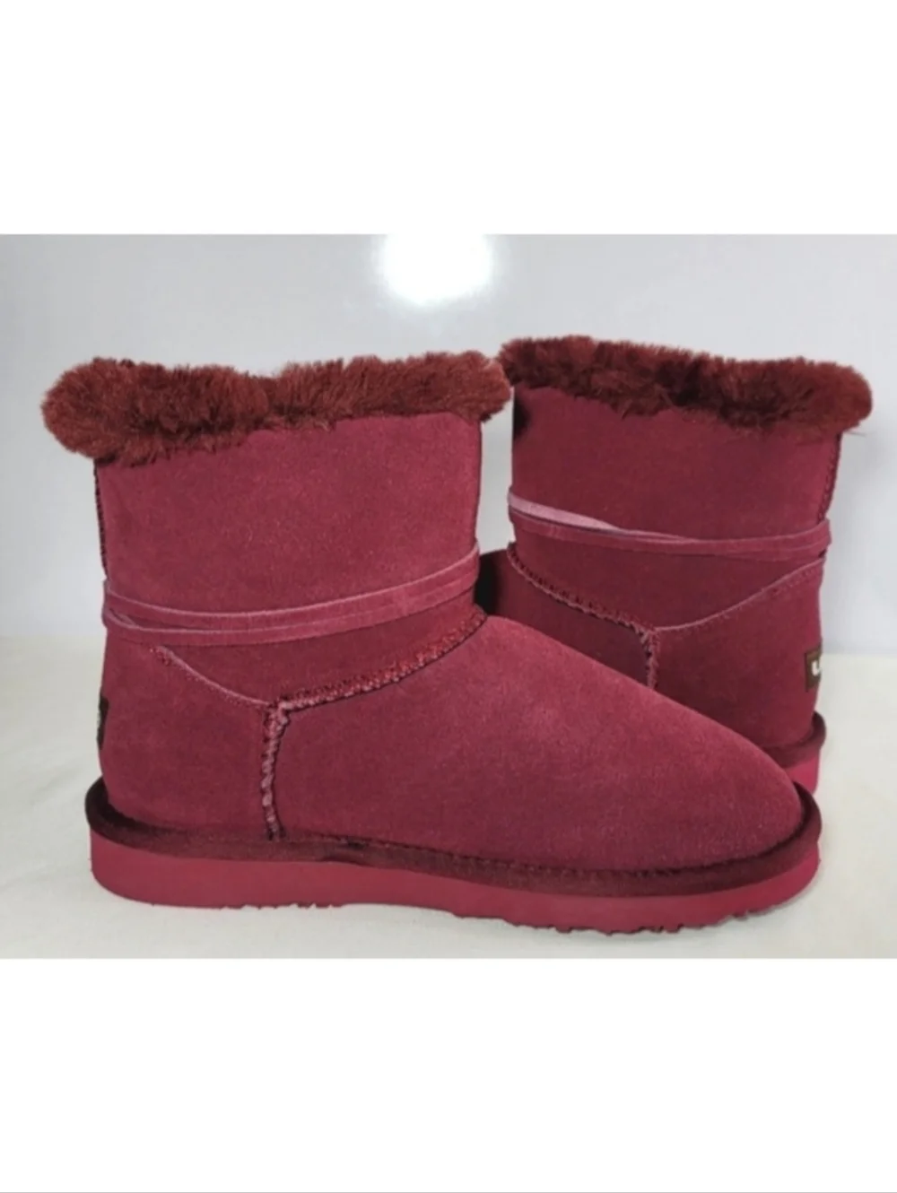 Lamo Womens size 7 Thalia Tassel winter Boots.